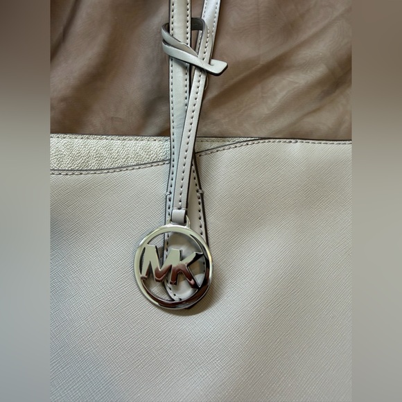 ❄️ NWT Michael Kors Tote Bag ❄️ - Picture 3 of 9